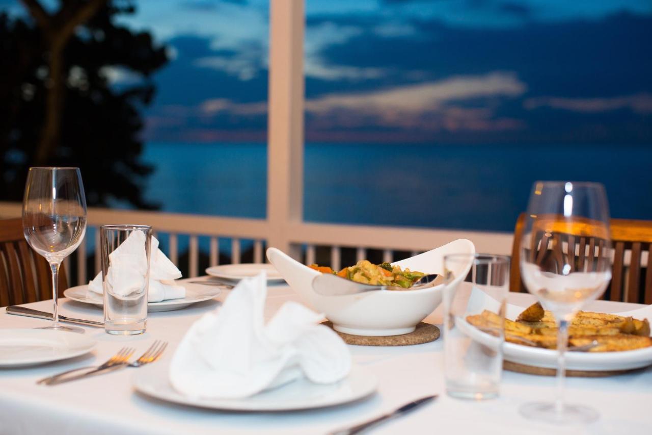 Llantrissant Beachcliff Villa Негрил Екстер'єр фото